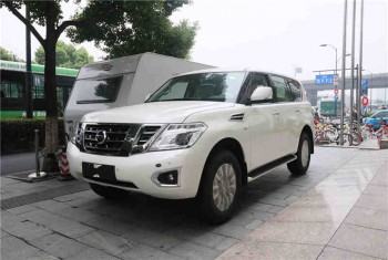 日产途乐5.6L V8 中东